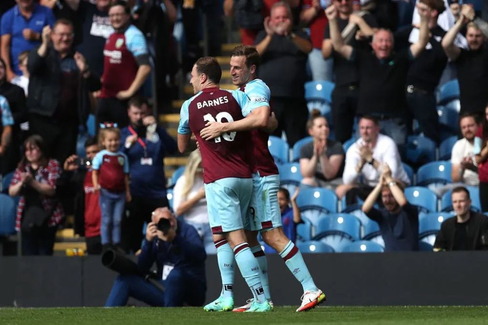  布莱顿逆袭击败阿斯顿维拉，三笘薰替补登场定乾坤  